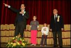Con il priore Oreste Cordeschi e le due vallette Camilla e Caterina in teatro